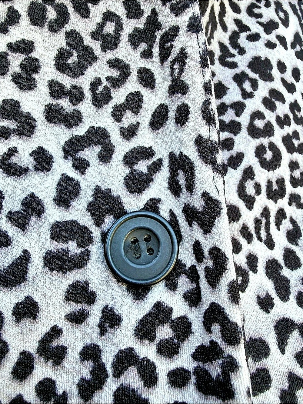 Ellen & Company Leopard Print Blazer in Gray & Black Size Small - Picture 4 of 6